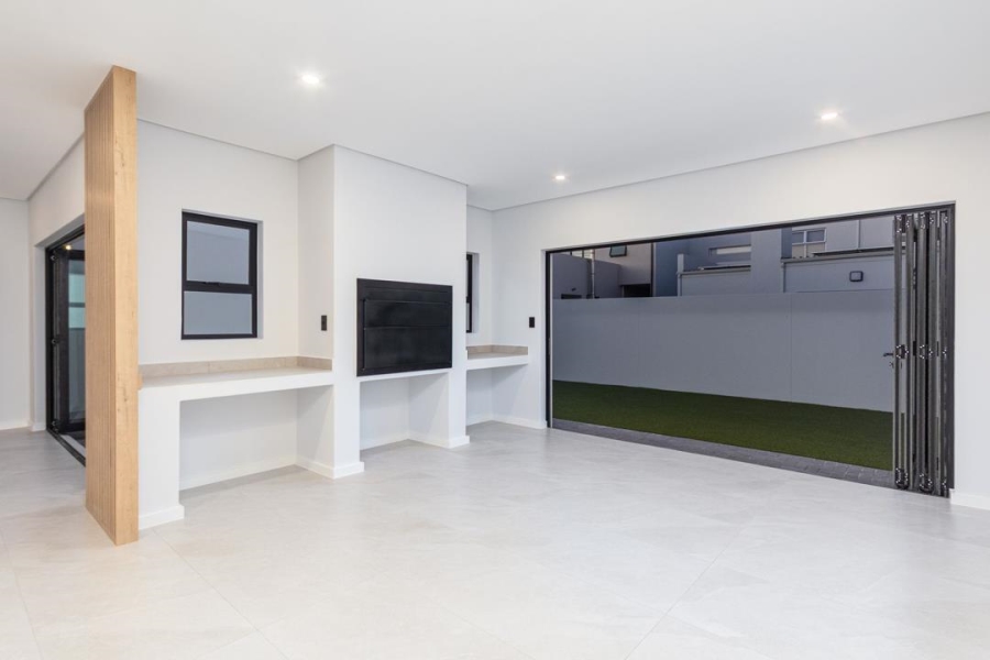 4 Bedroom Property for Sale in Sandown Western Cape